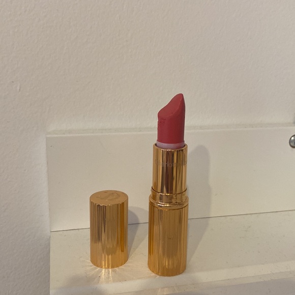 Charlotte Tilbury lipstick, color: Miranda way - Picture 3 of 5